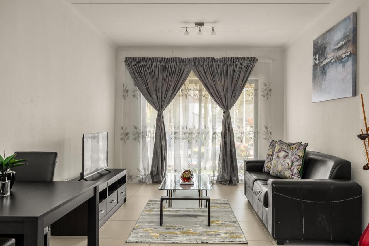 V&S Apartments - Immaculate Luxury Apartment In Fourways, Johannesburg Sandton Eksteriør bilde
