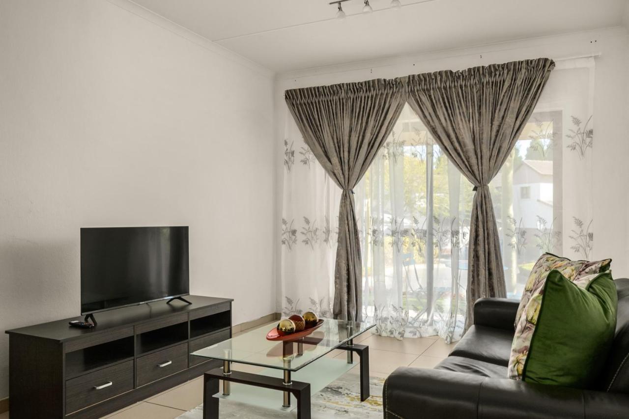 V&S Apartments - Immaculate Luxury Apartment In Fourways, Johannesburg Sandton Eksteriør bilde